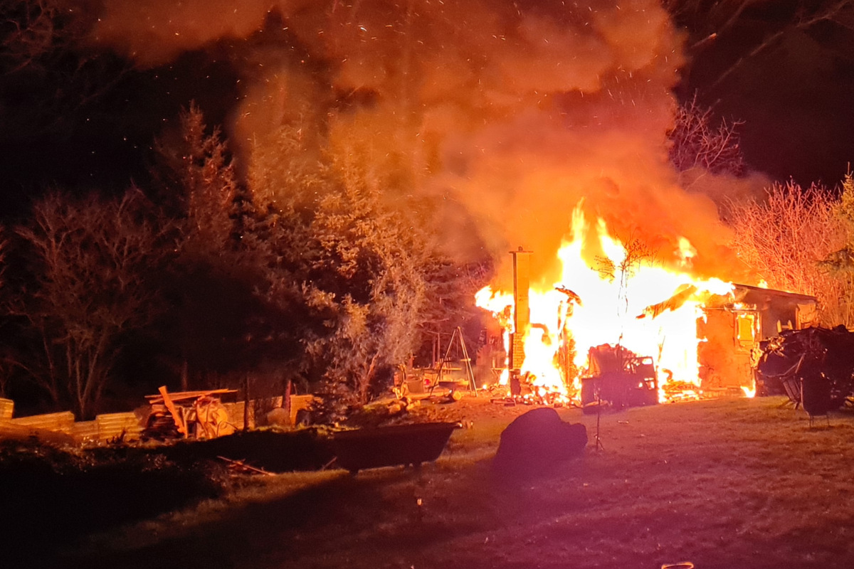 Gartenbungalow in Derenburg brennt ab: 30.000 Euro Schaden!