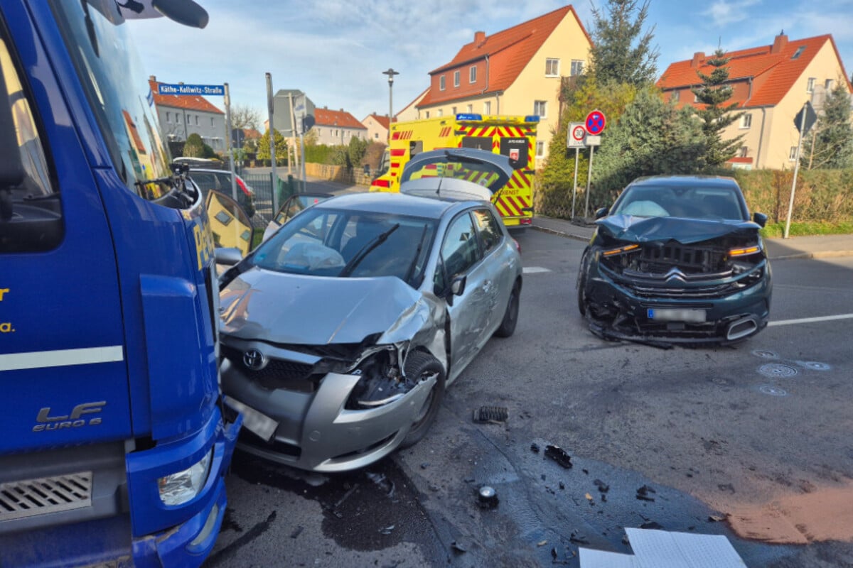 vollsperrung-nach-schwerem-unfall-in-freiberg