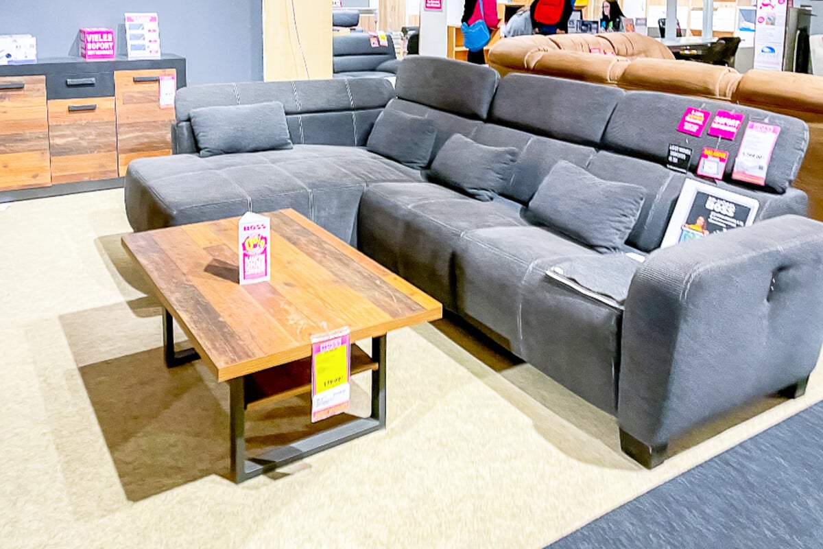Dieses luxuriöse Ecksofa gibt's bei Boss gerade zum Schnäppchenpreis