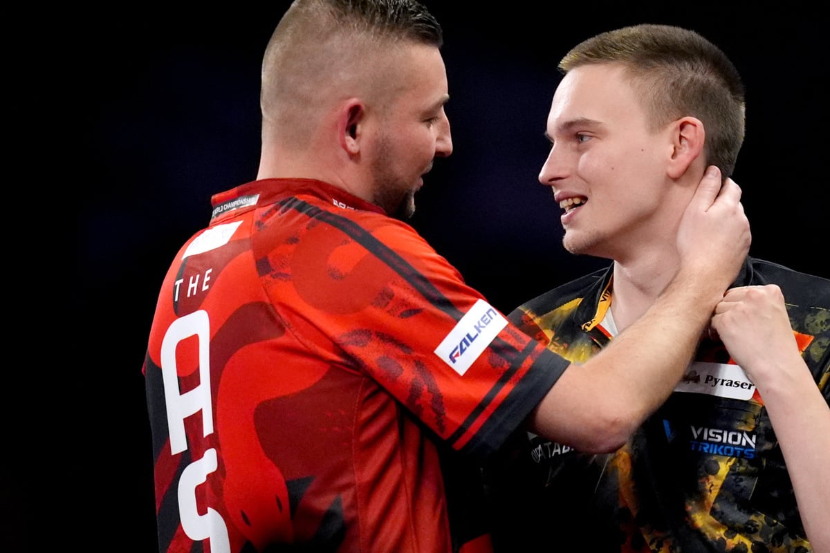 letzter-deutscher-fliegt-bei-darts-wm-raus-quot-pikachu-quot-im-achtelfinale-ohne-chance