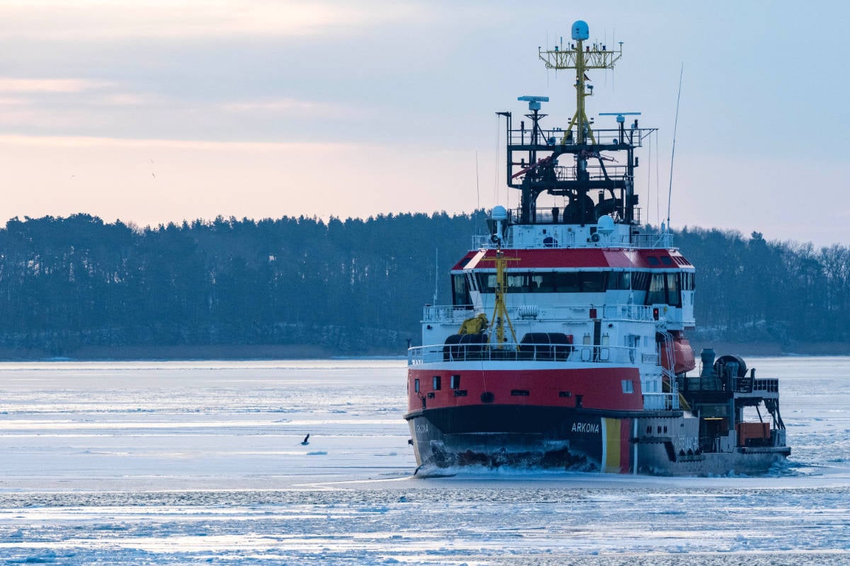 Eis-Lage-auf-Ostsee-immer-kritischer-Hiddensee-weiterhin-von-Au-enwelt-abgeschnitten