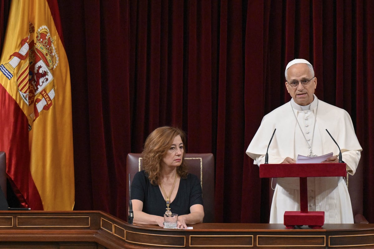 Pope Leo urges global action on "tragic drama" of migration during Spain visit