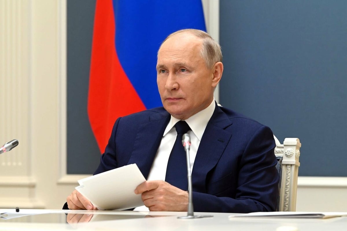 Putin signs new strategy paper to counter pressure from the West