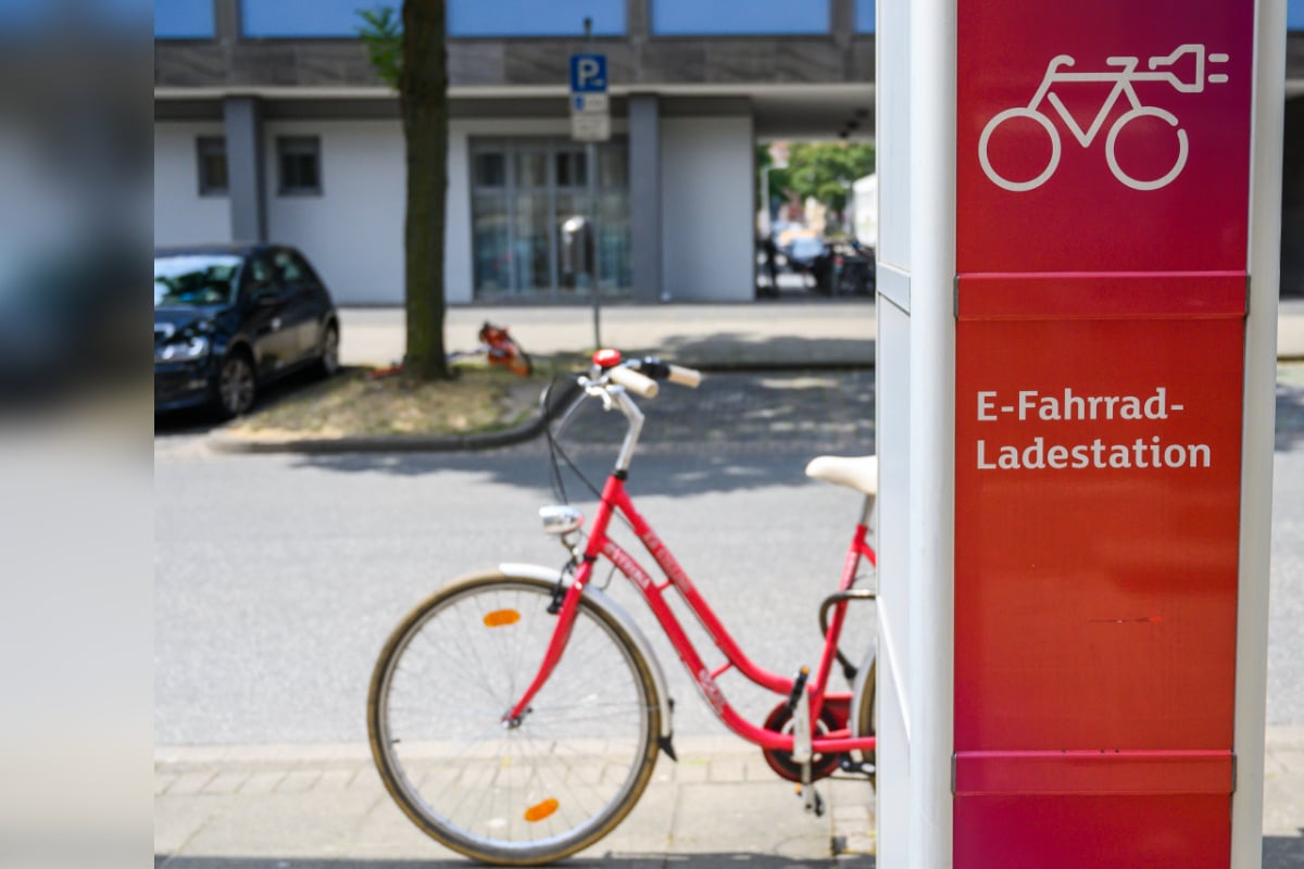 Lotto SachsenAnhalt fördert FahrradLadestationen "Liegt