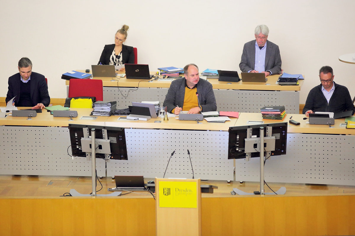 Dresdner Stadtrat beschließt Milliarden-Haushalt mit Risiken