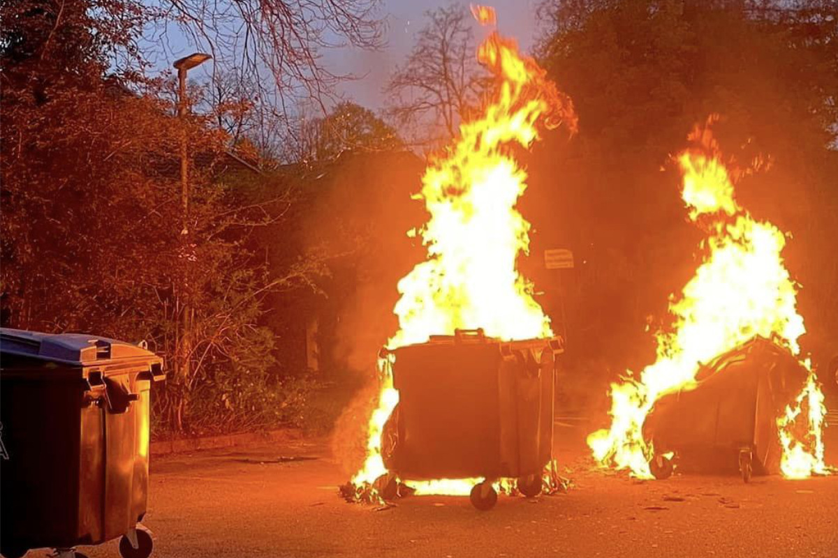 Feuerteufel unterwegs: Fünf Brände in einer Nacht gelegt!