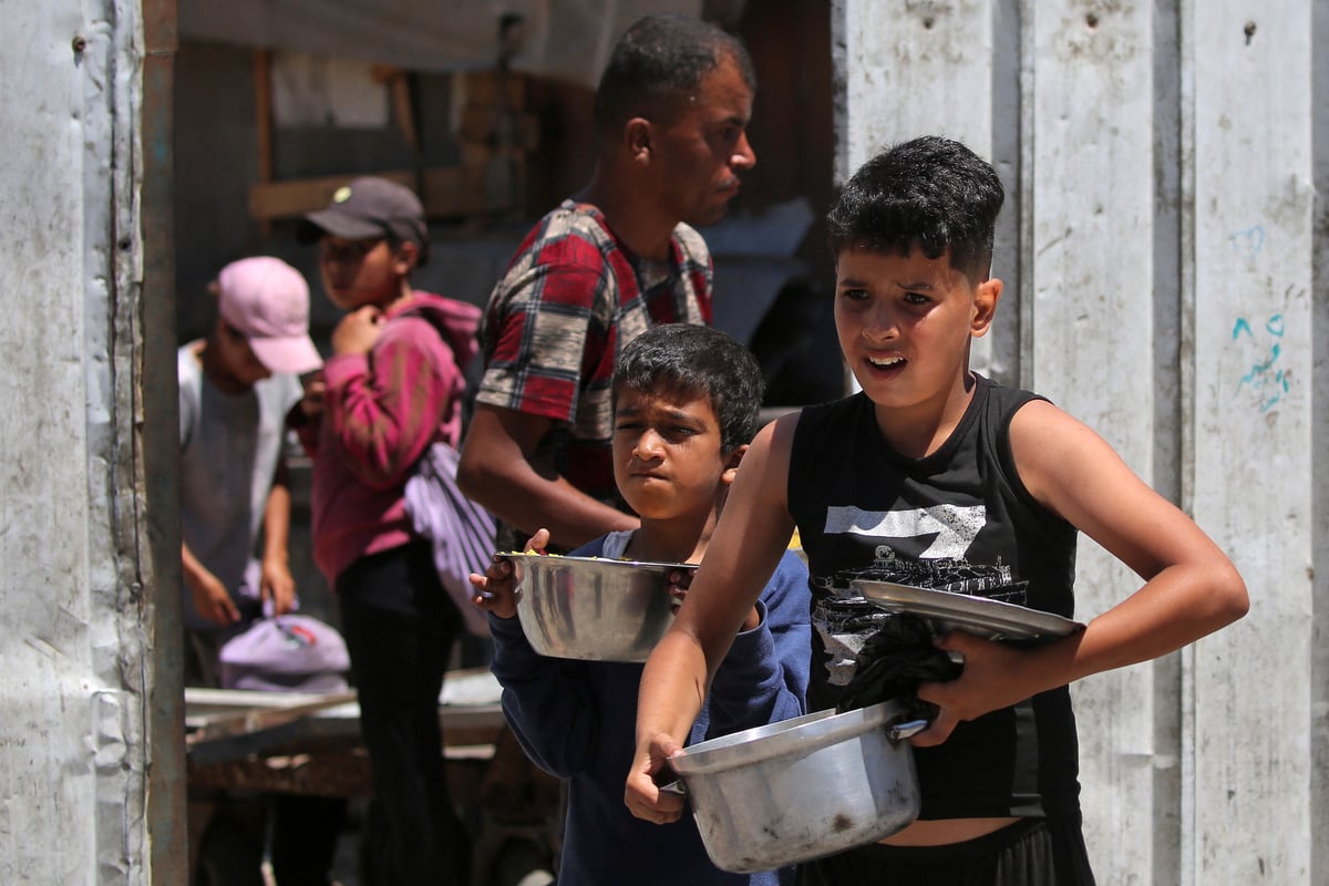 UN aid chief demands "dignity" for Palestinians in Gaza amid Israeli obstruction