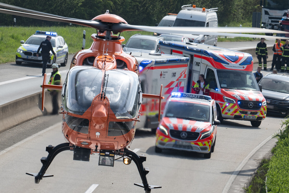A661 Unfall auf A661 bei Frankfurt: Autoreifen löst sich, schleudert in ...