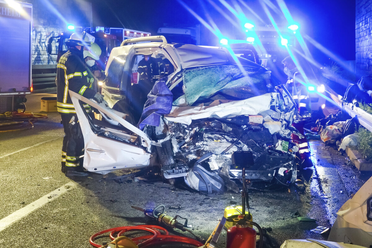 Tödlicher Unfall Auf Der A8: Drei Menschen Sterben Nach Geisterfahrer-Crash