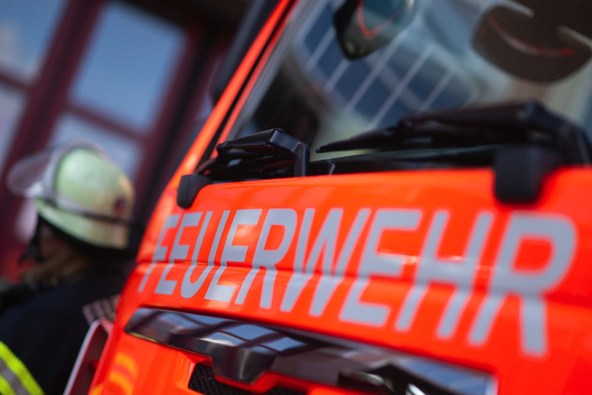 Es brennt in einer Wohnung im Prenzlauer Berg: Rettungshubschrauber im Einsatz