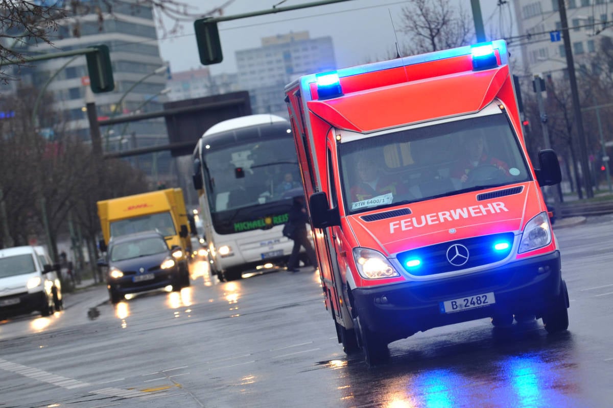 Kleinkind in Berlin-Marzahn von VW erfasst und verletzt