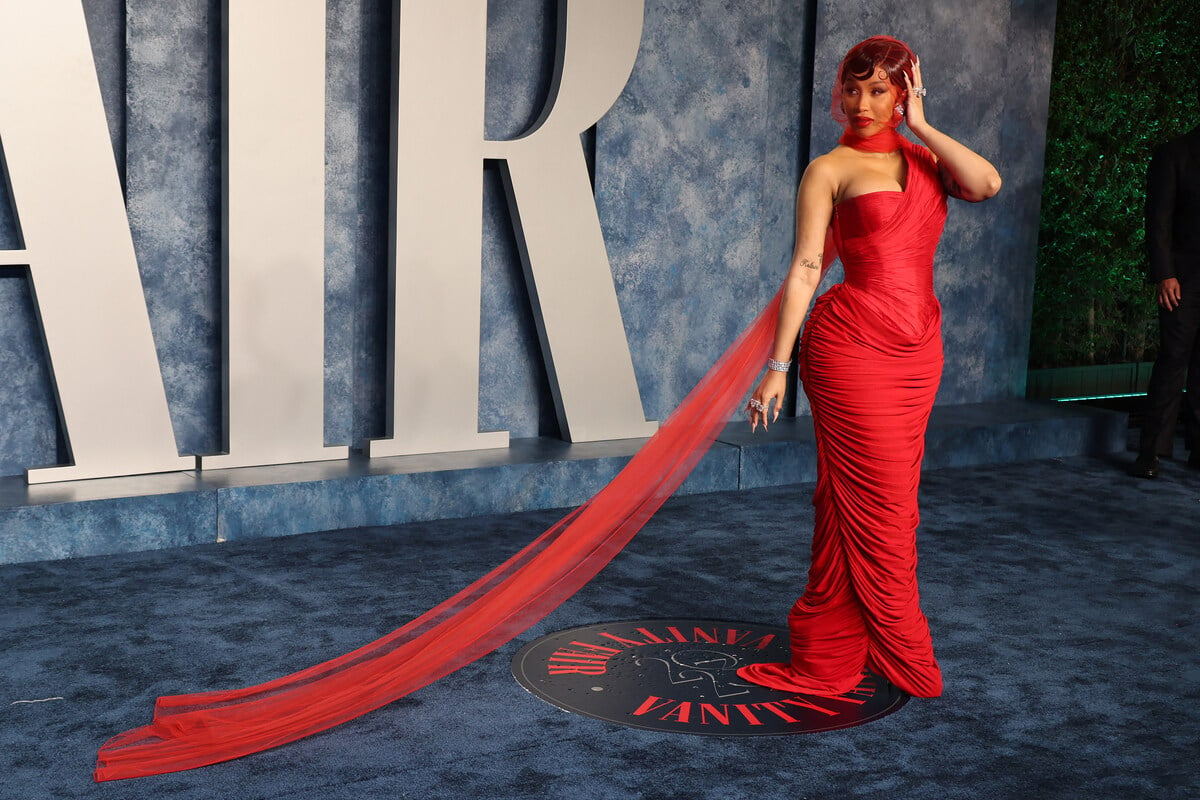 Cardi B posts pics of her stunning Oscars afterparty look