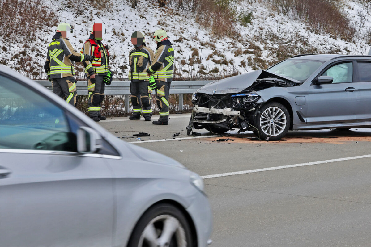 Sperrung Auf A4 Nach Unfall: Zwei Spuren Dicht