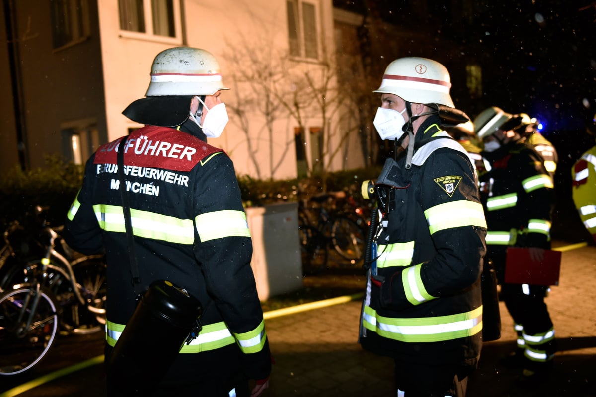 Feuerwehreinsatz In M Nchen Personen Aus Mehrfamilienhaus Gerettet Tag