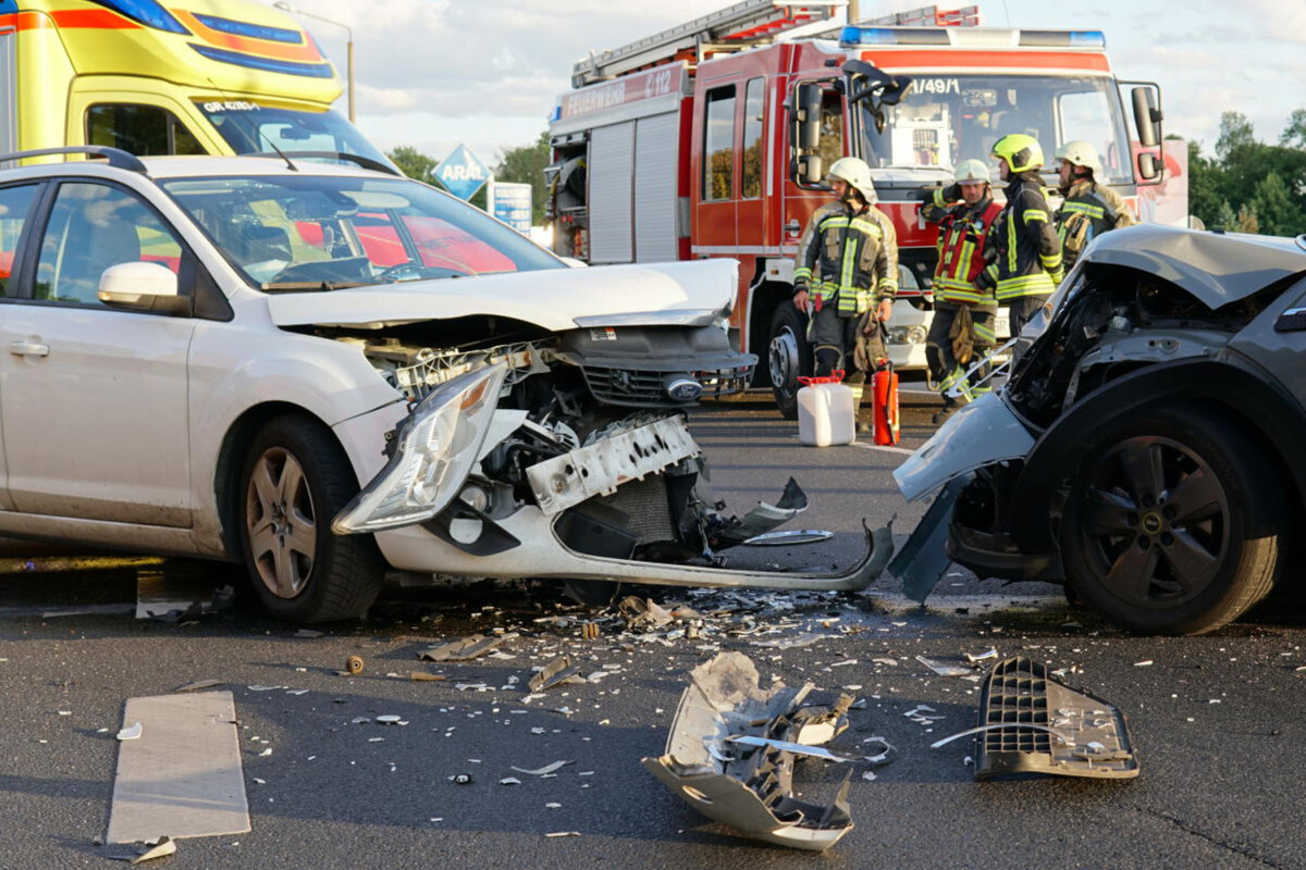 Frontal-Crash In Görlitz: Drei Verletzte Und 37.000 Euro Sachschaden!