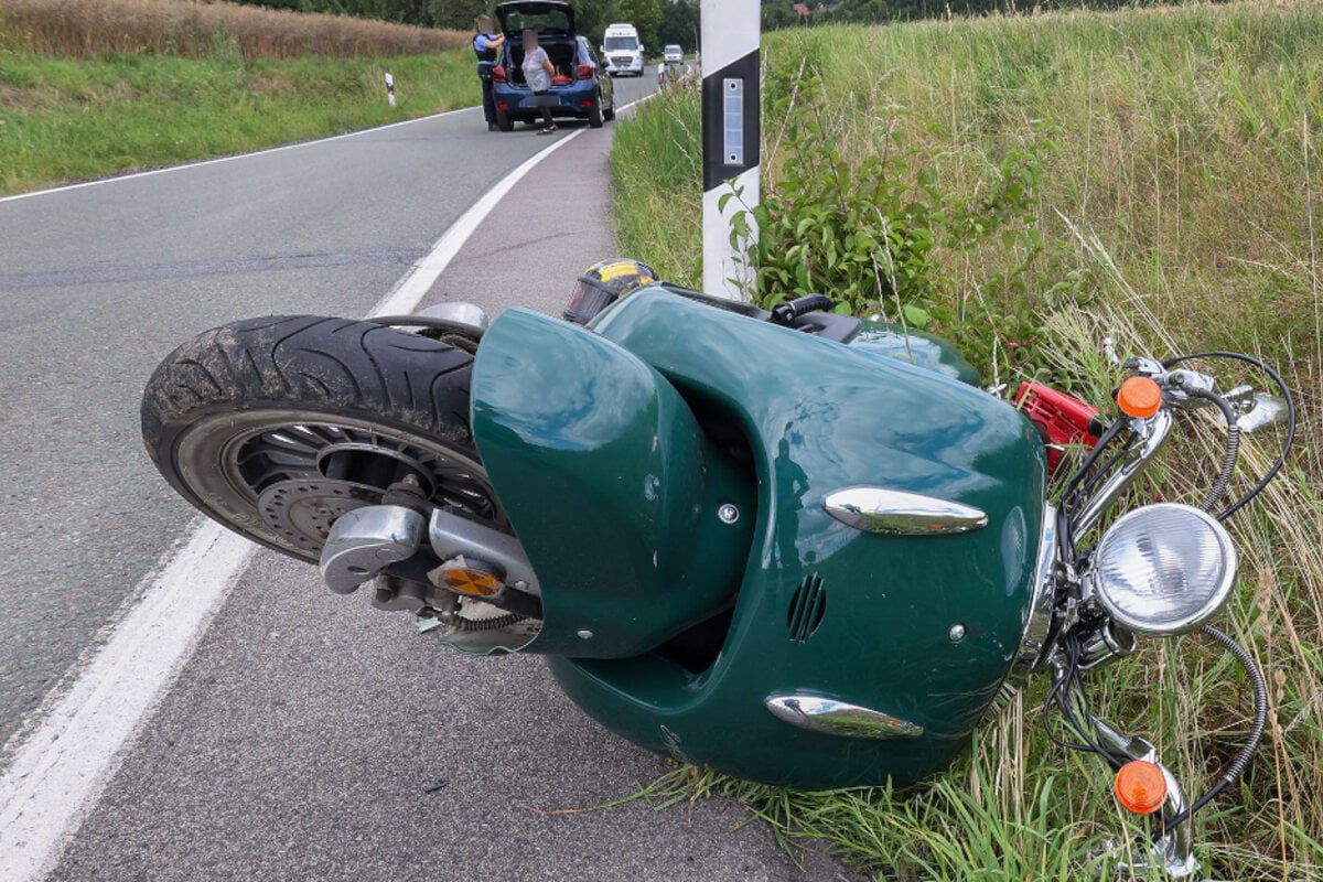 Moped-Fahrer-bei-Unfall-in-Glauchau-schwer-verletzt