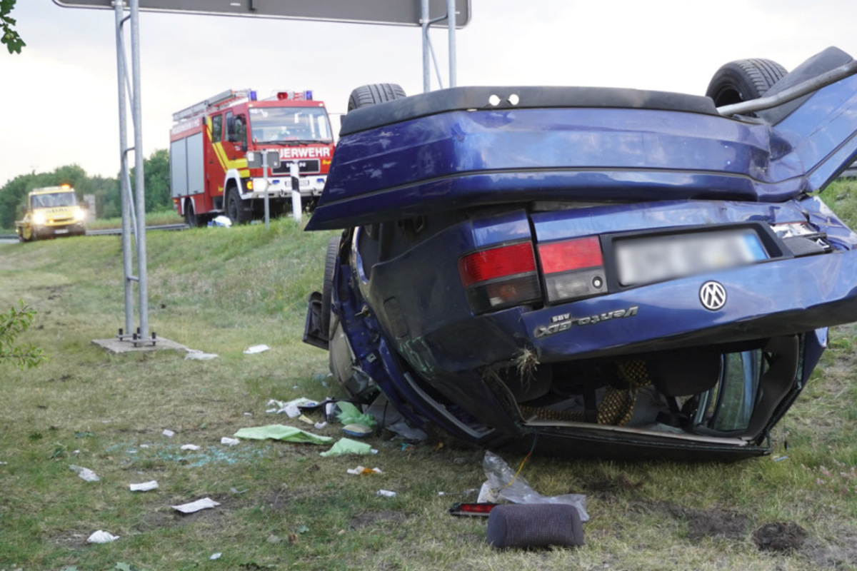 Unfall A13 A13 Richtung Berlin Nach Heftigem Unfall Voll Gesperrt Tag24