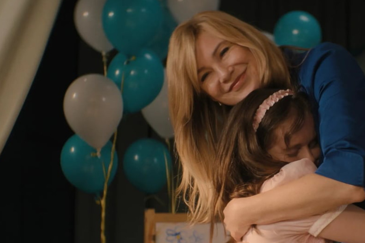 Ehepaar-adoptiert-kleinw-chsiges-M-dchen-dann-zweifeln-sie-an-dem-Alter-des-Kindes