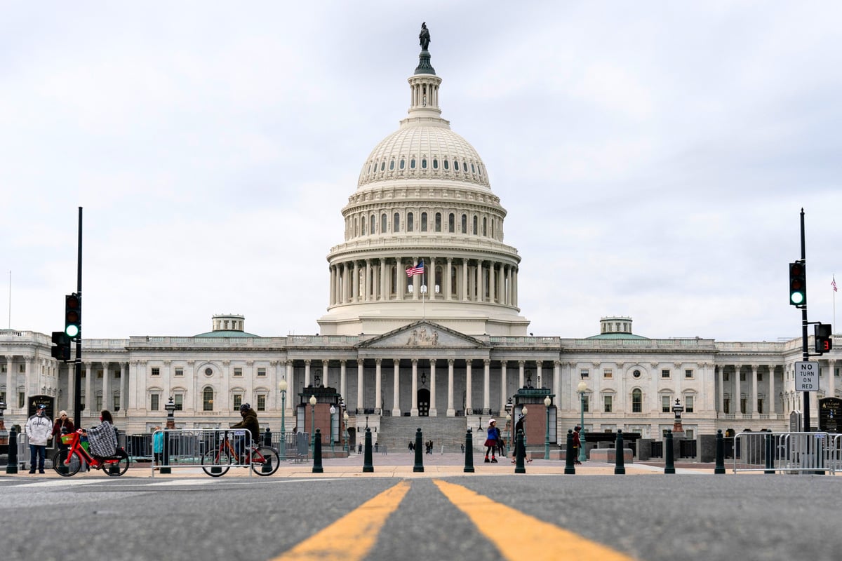 Man arrested after attempting to storm Capitol building with tactical vest and loaded shotgun