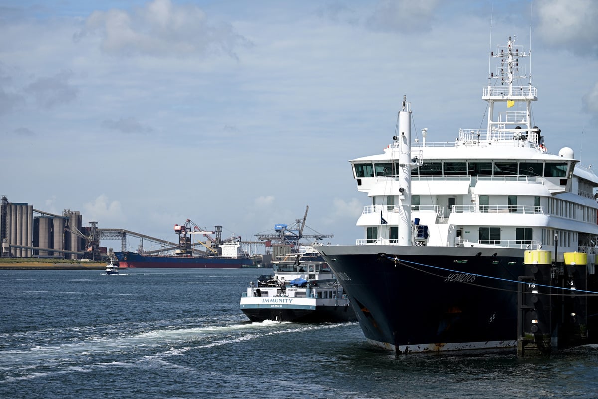 Dutch health officials clear hantavirus-hit cruise ship to sail again