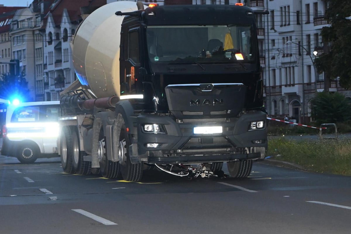 Tonnenschwerer Betonmischer überrollt Radfahrerin: Tot!