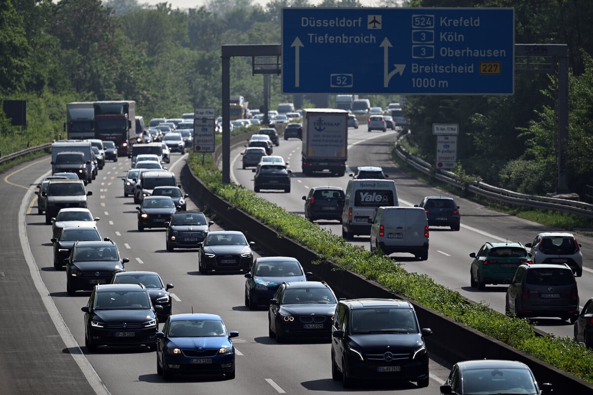 Hochbetrieb auf NRW-Straßen vor Fronleichnams-Wochenende: Hier droht Stau-Frust