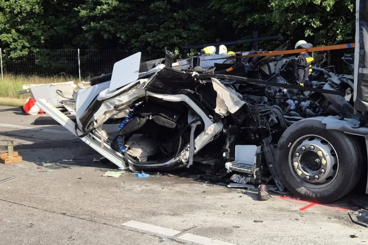 Schwerer-Unfall-zwischen-Ziesar-und-Thee-en-A2-in-Richtung-Magdeburg-gesperrt
