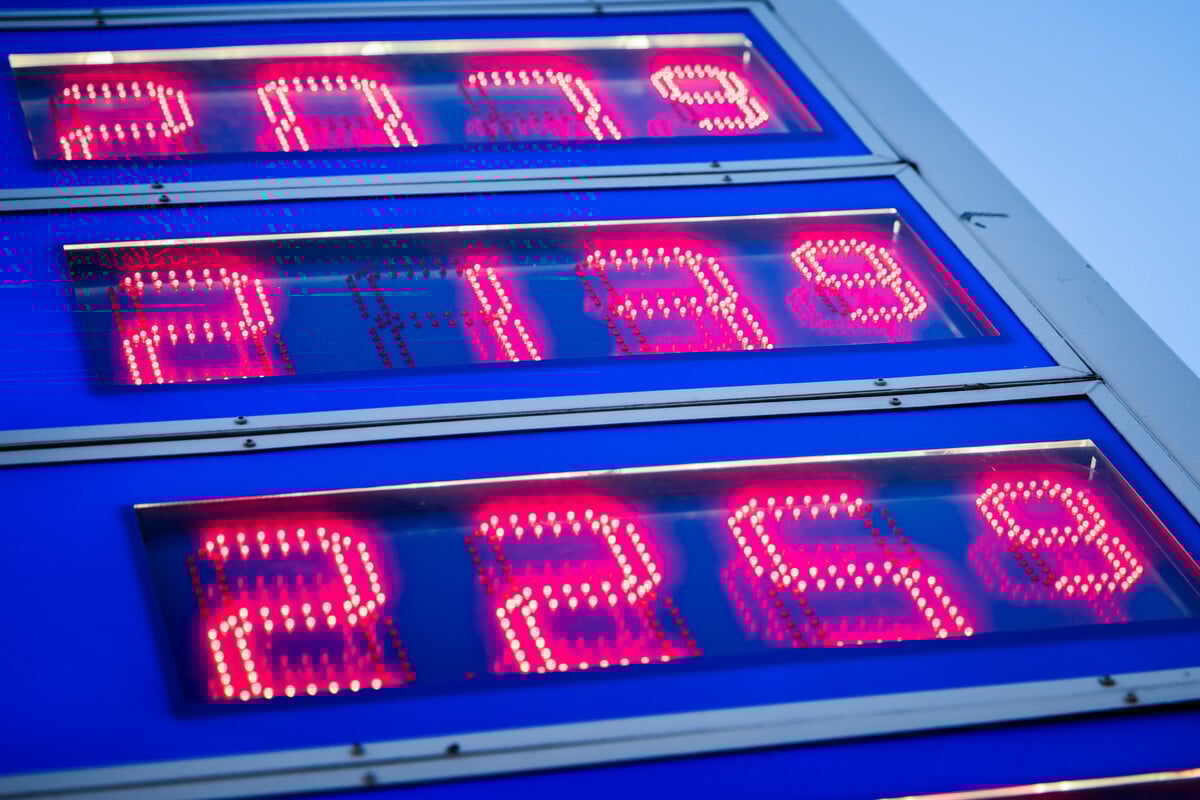 Trotz Mega-Sprung zum Mittag: Spritpreise weiter auf Talfahrt