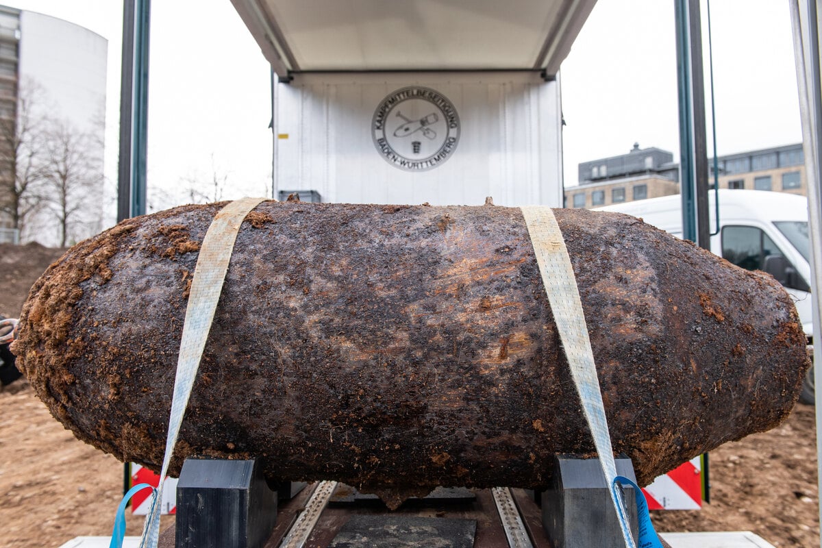 Der Tag Bombenfund In Frankfurt Live Updates Die Lage Spitzt Sich Zu - f6bupds