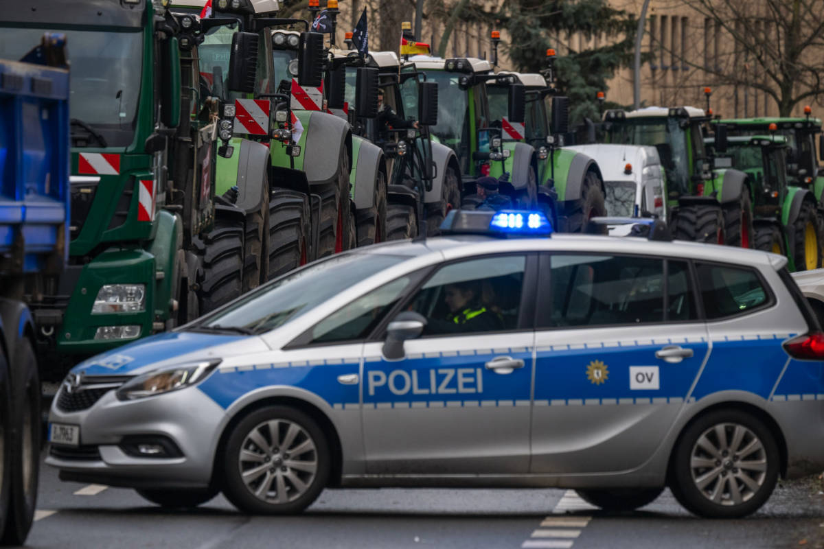 Bauernproteste In Berlin Nicht Ganz So Friedlich: Festnahmen Und ...