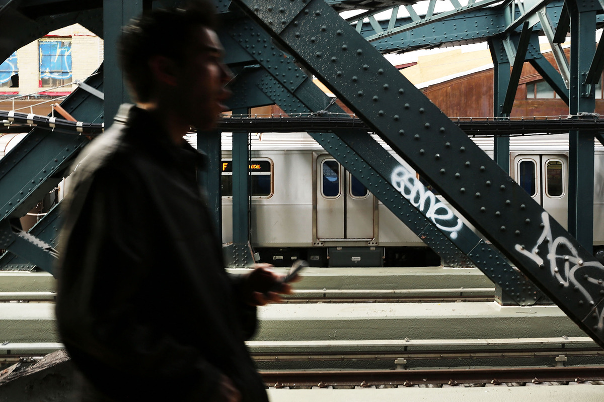 New York man hit by train as fistfight on subway platform ends in