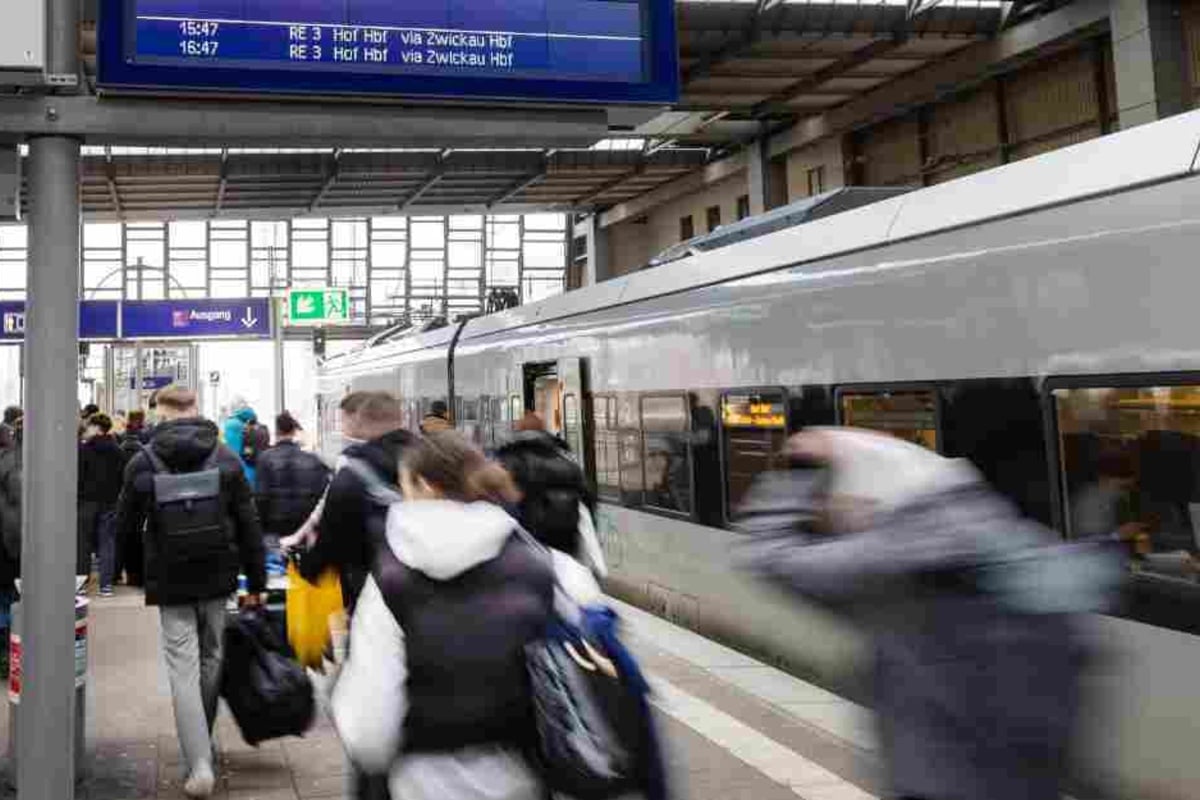 Bauarbeiten: Auf dieser Zugstrecke in Sachsen rollen bald SEV-Busse