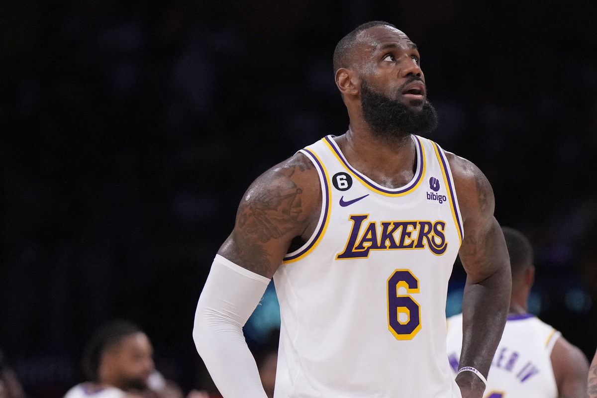 LeBron James issues defiant rallying cry as Lakers left with mountain ...