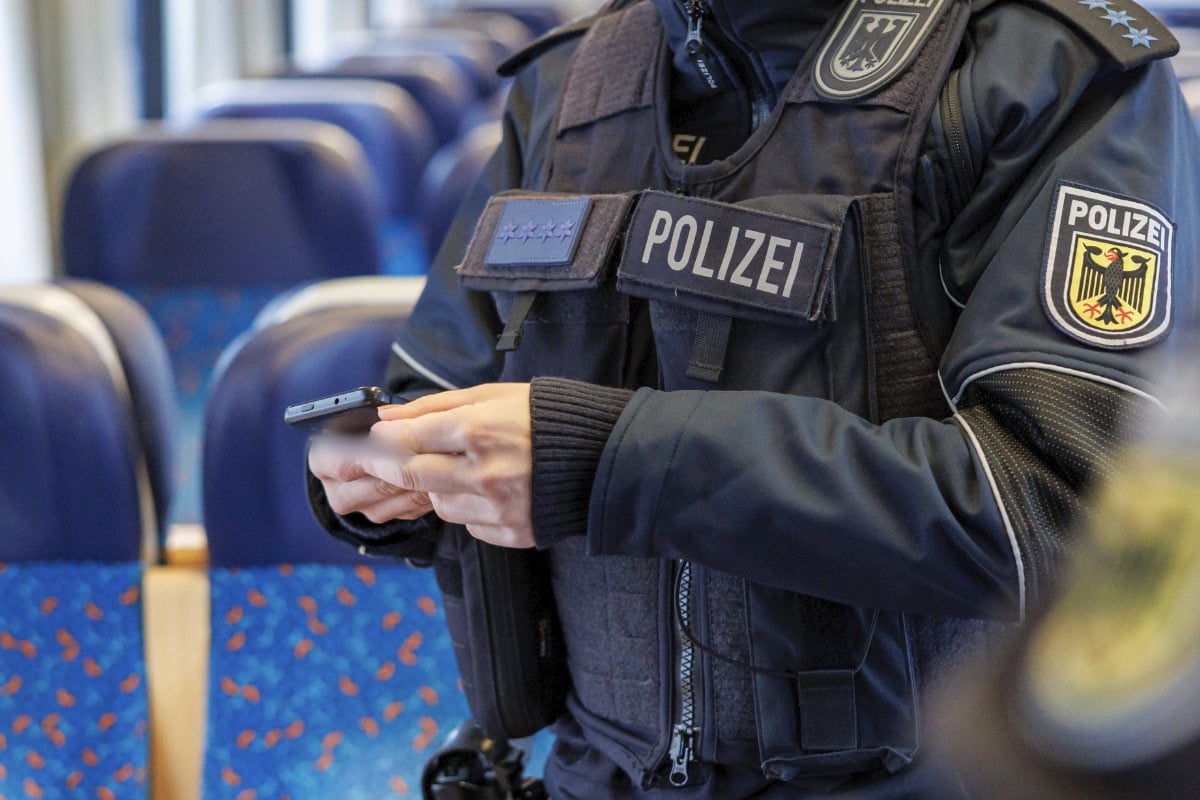 Einsatz im Hauptbahnhof: Stoffumwickeltes Paket sorgt für Bahnsteig-Sperrung