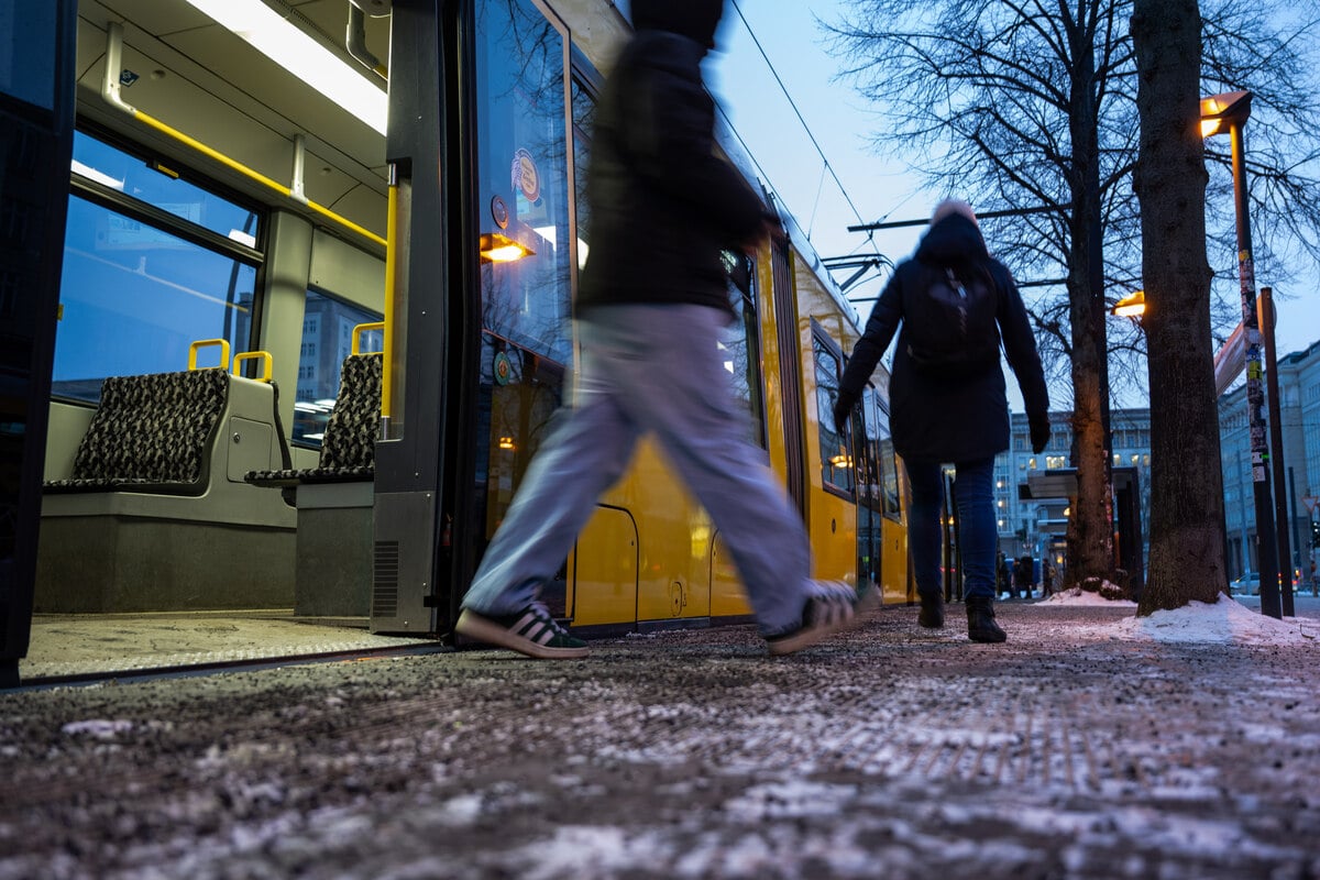 Eis-Chaos-in-Berlin-Bahnen-fahren-auch-am-Dienstag-nicht