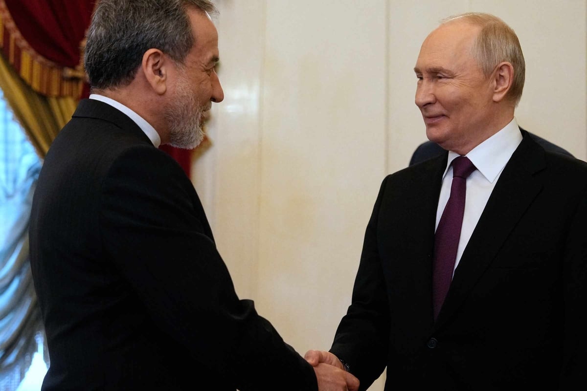 Iran FM blames US for failure of peace talks due to "excessive demands" as Putin vows support