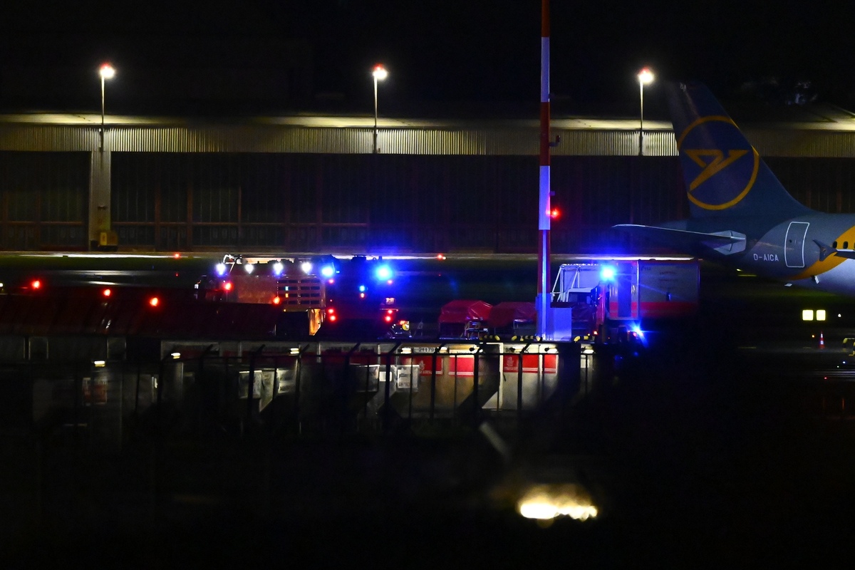 Amok-Alarm am Hamburger Flughafen: Bewaffneter Mann soll zwei Kinder als Geiseln genommen haben!