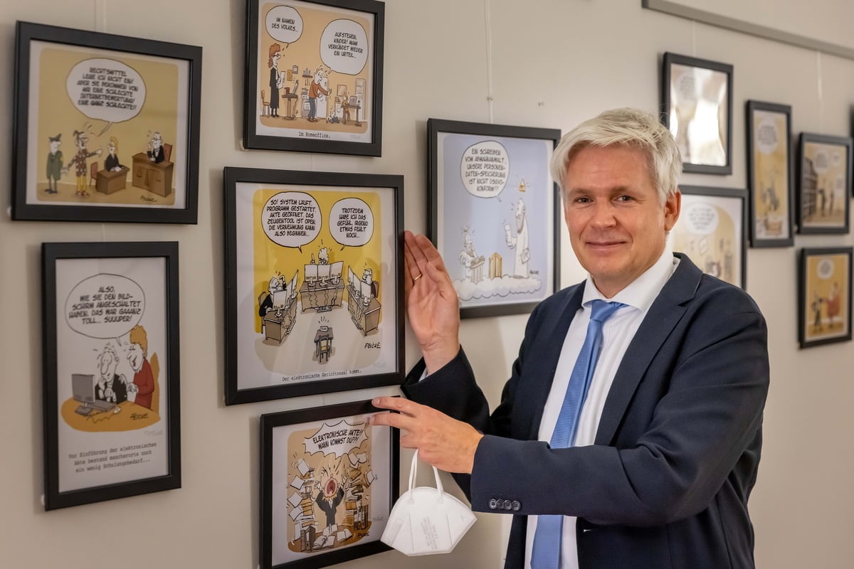 Chemnitz AmtsgerichtDirektor nimmt