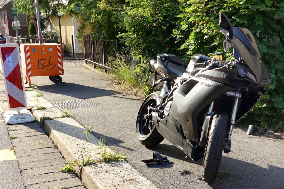 Motorrad-Unfall in Chemnitz: Biker stürzt und verletzt sich