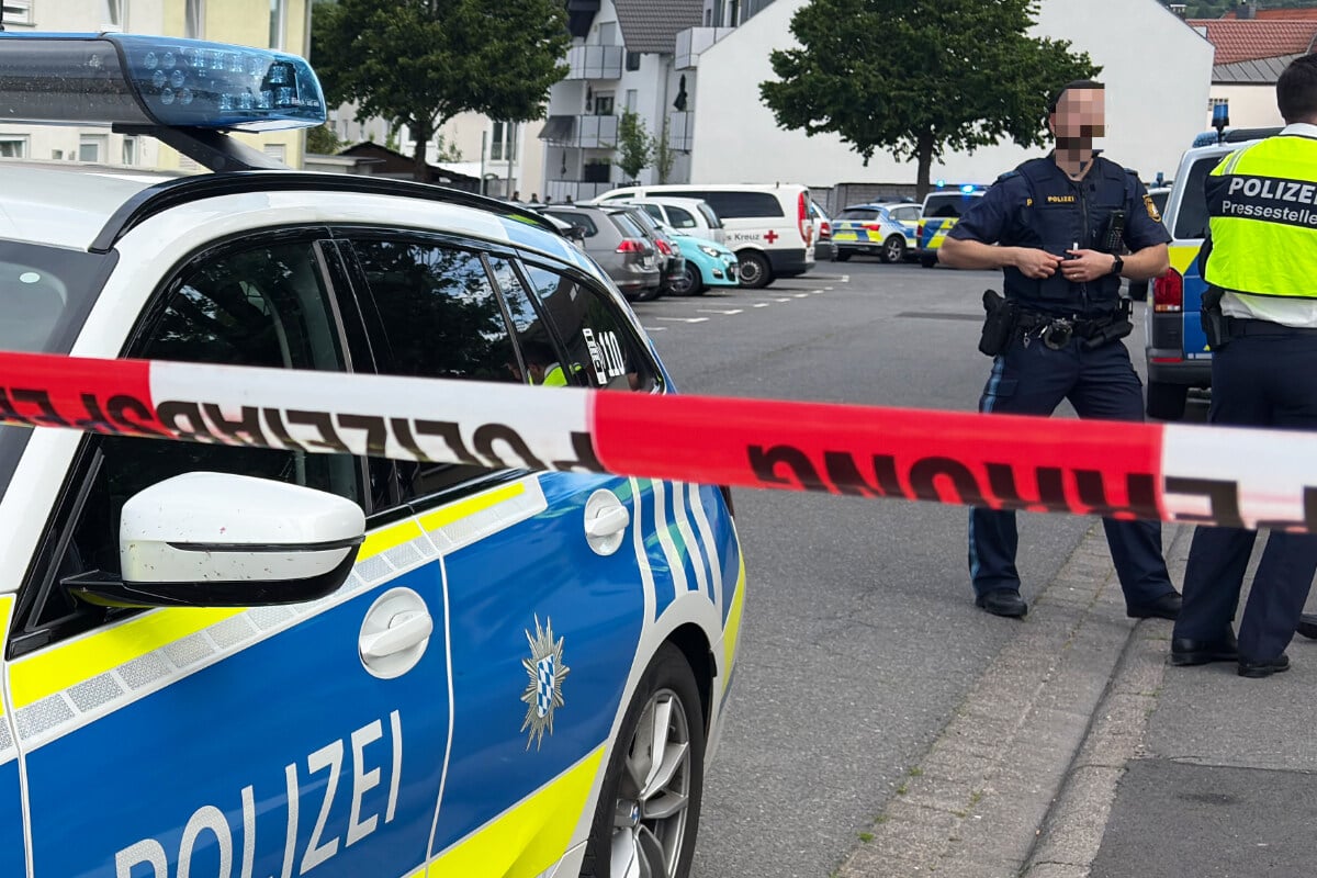 Großeinsatz in Wohngebiet: Zwei Schwerverletzte, Spezialkräf