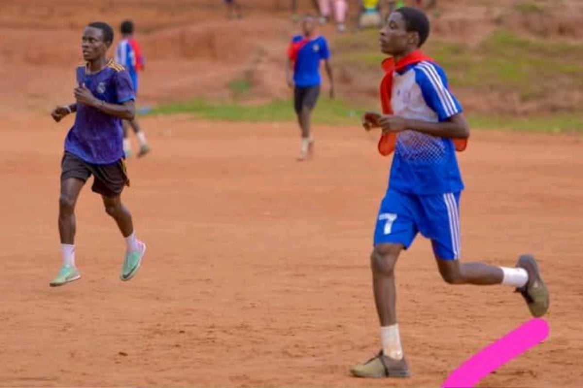 Er-hoffte-auf-Gl-ck-Profi-Fu-baller-verschluckt-M-nze-und-stirbt