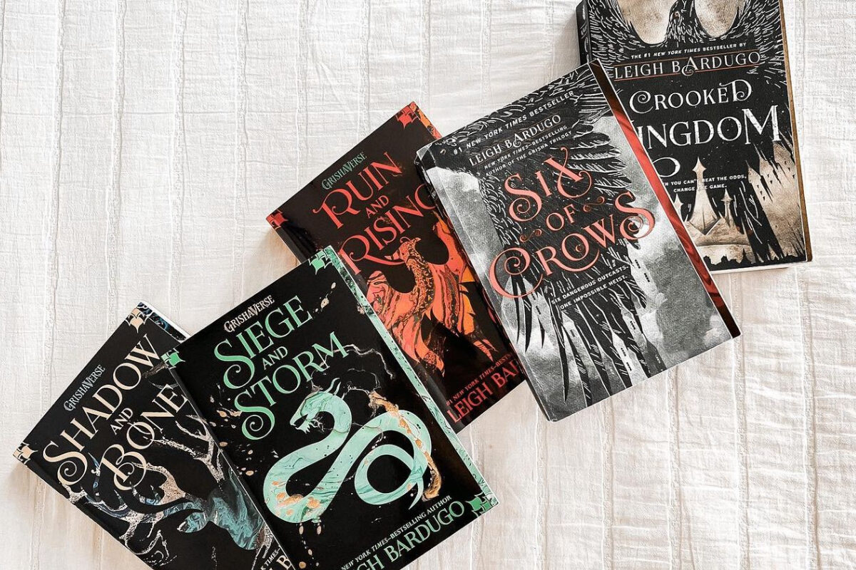 what books are in shadow and bone season 2