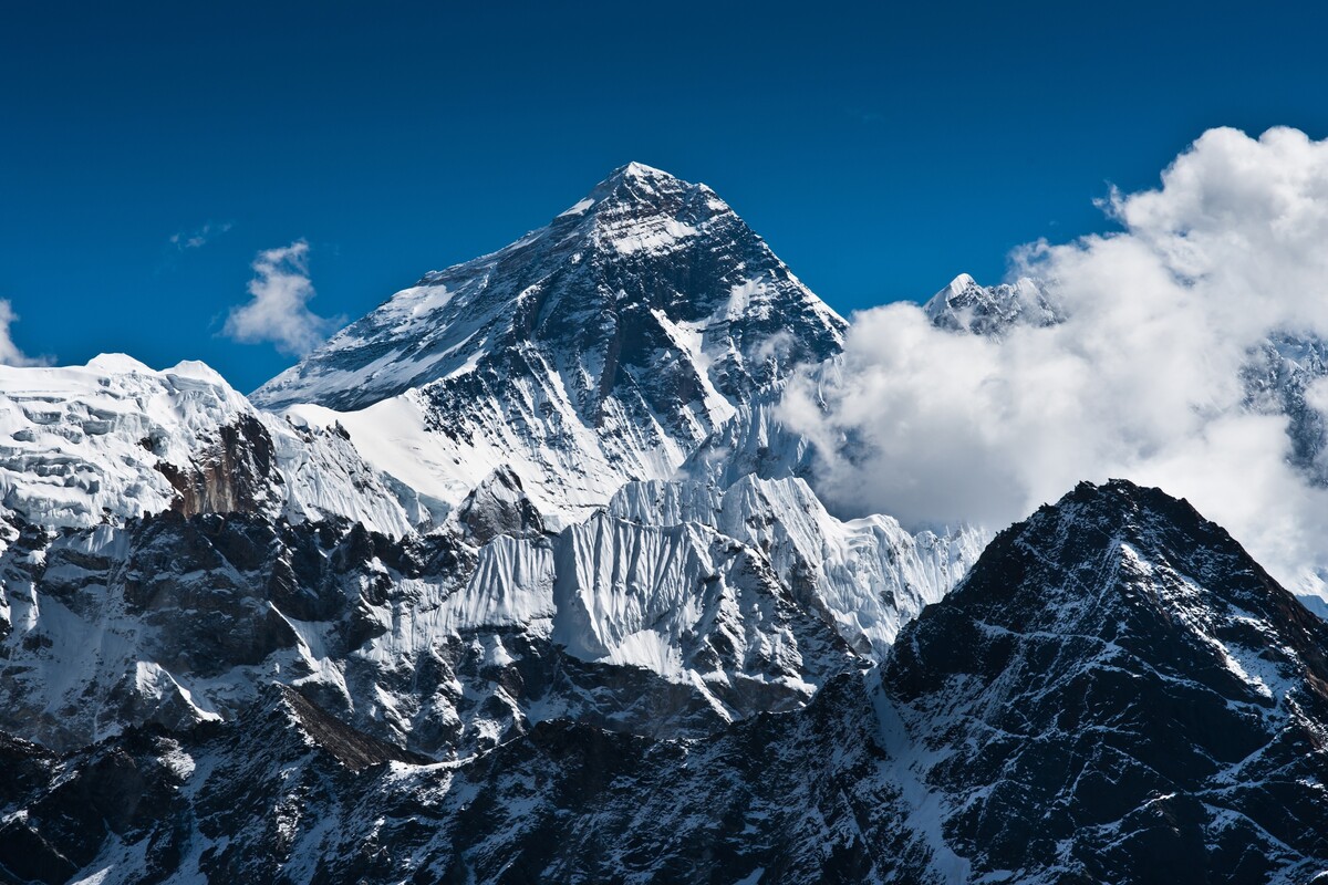 China and Nepal agree: Mount Everest reaches new heights