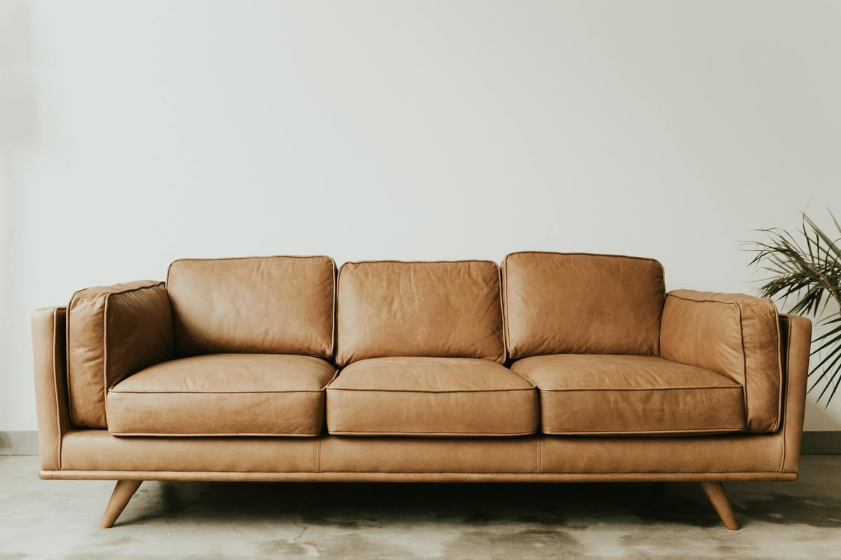 How to clean a leather couch: Tips and tricks for leather care | TAG24