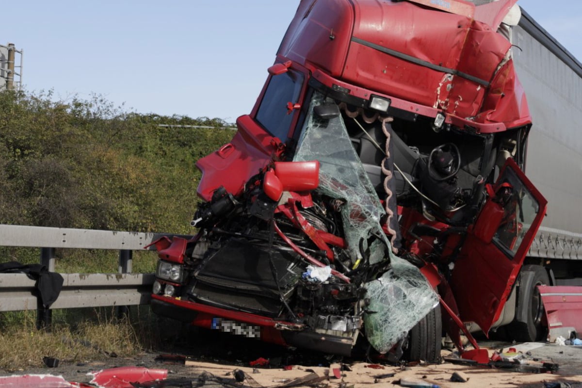 Schwerer Unfall zwischen drei Lastwagen: A3 bei Frankfurt voll gesperrt!