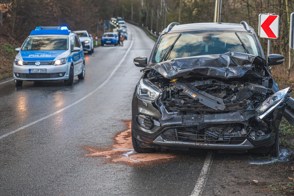 Unfall mit Jeeps und SUV in Thüringen: Fünf Verletzte - darunter ein Kind (7)