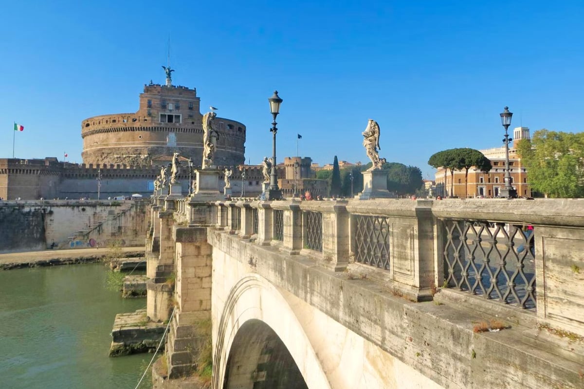 If you want to make cheap holidays in Rome, you should know this offer