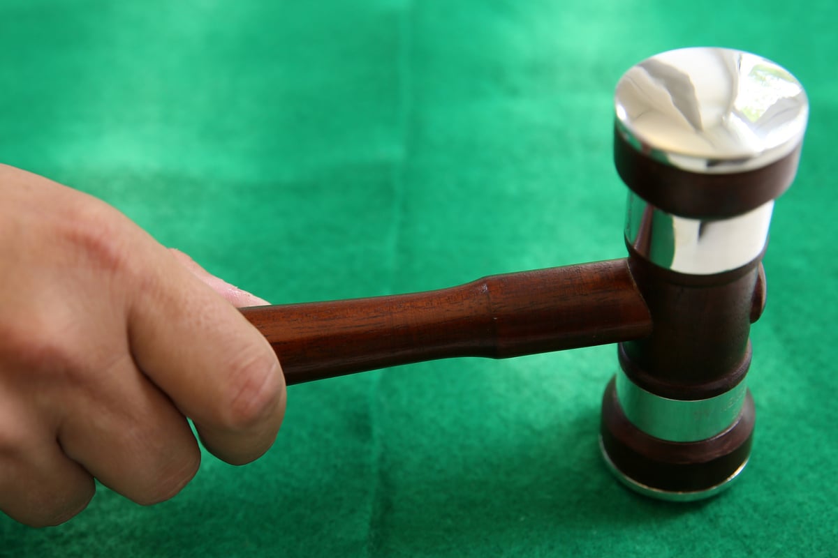 Fahrr-der-und-Armb-nder-Magdeburg-versteigert-Fundsachen