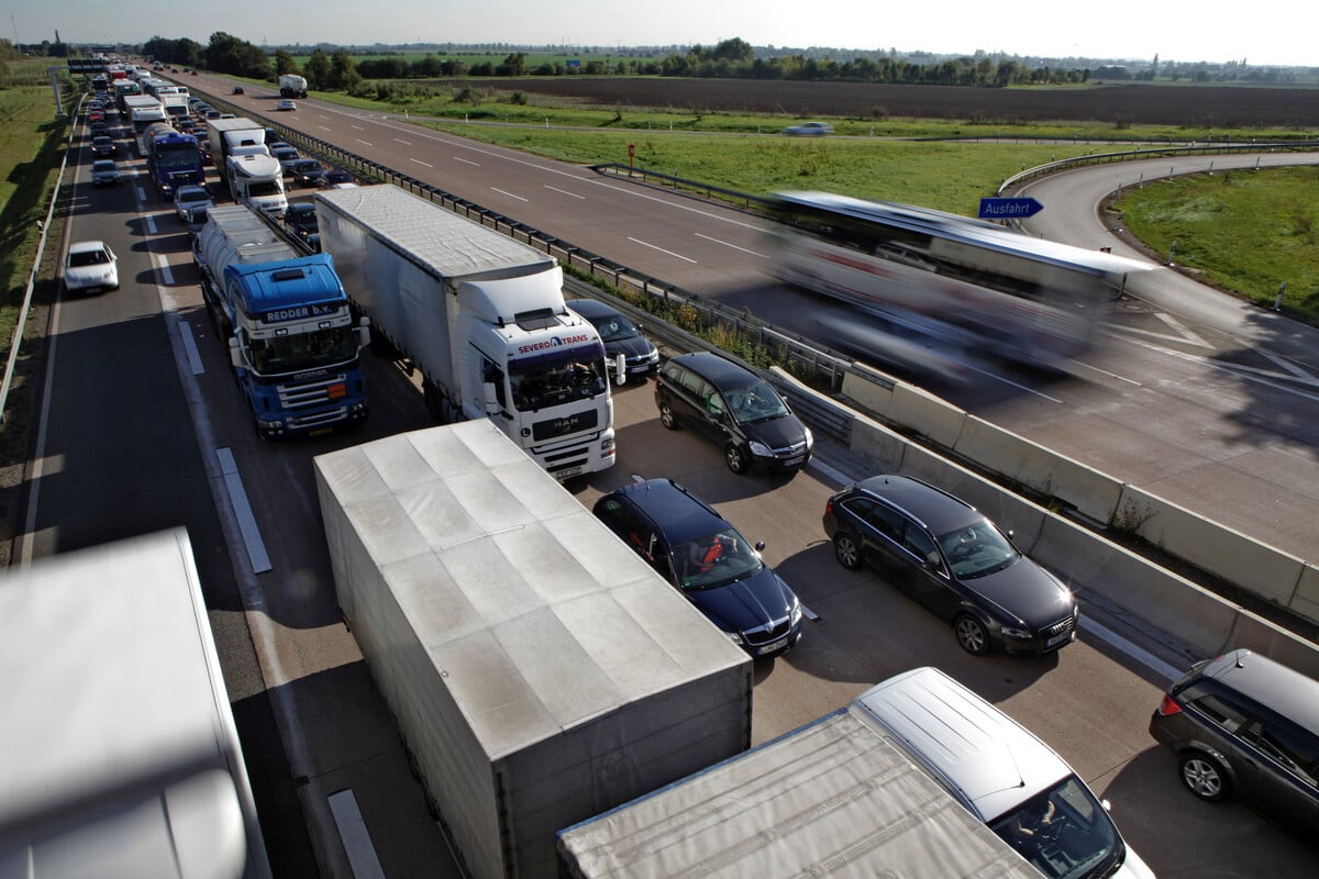 Einsatz auf der A14: Fahrbahn gesperrt!