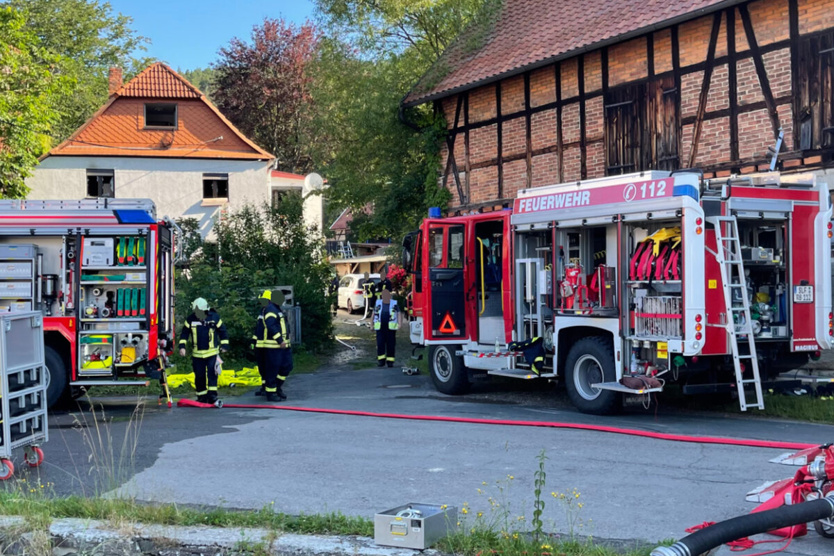 Wohnhausbrand in Thüringen: Auch Kind (†13) kommt ums Leben!